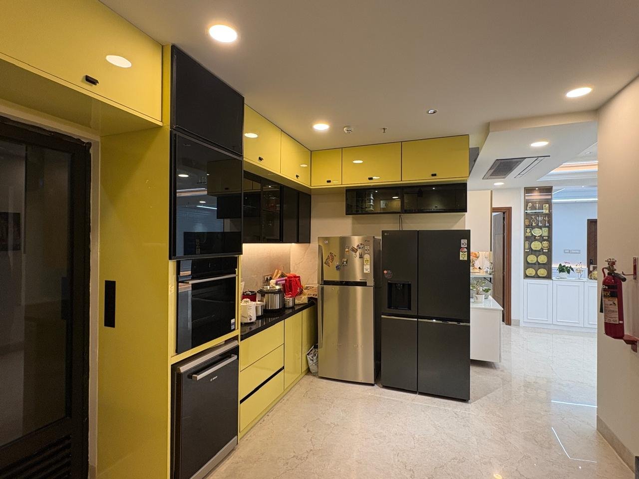 Yellow statement kitchen